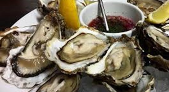 Oysters With Shallot Red Onion And White Wine Vinegar Dressing