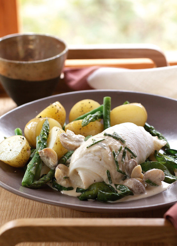 Poached Plaice with a Mushroom and Yoghurt Sauce